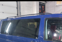 Volkswagen T5 Caravelle 2004–2010 Sorte tagrælinger foto 16