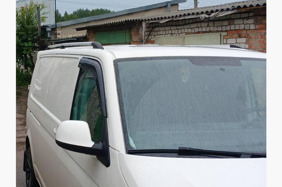 Volkswagen T6 2015–2024 Krom tagrælinger Lang akselafstand, plastfødder Foto 3