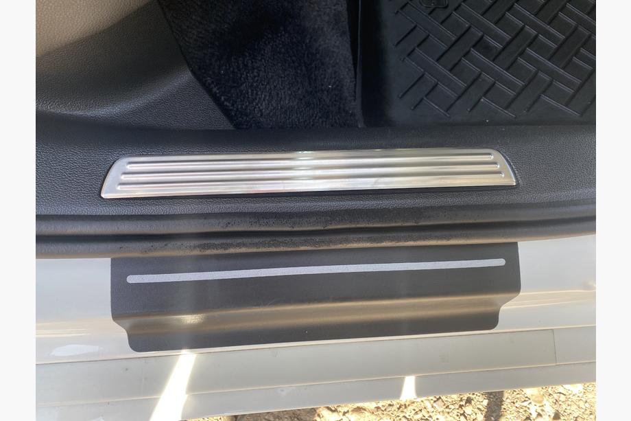 Volkswagen Passat B8 2015–2023 Carmos indvendige dørtrinslister (4 stk., rustfrit stål) Foto 6