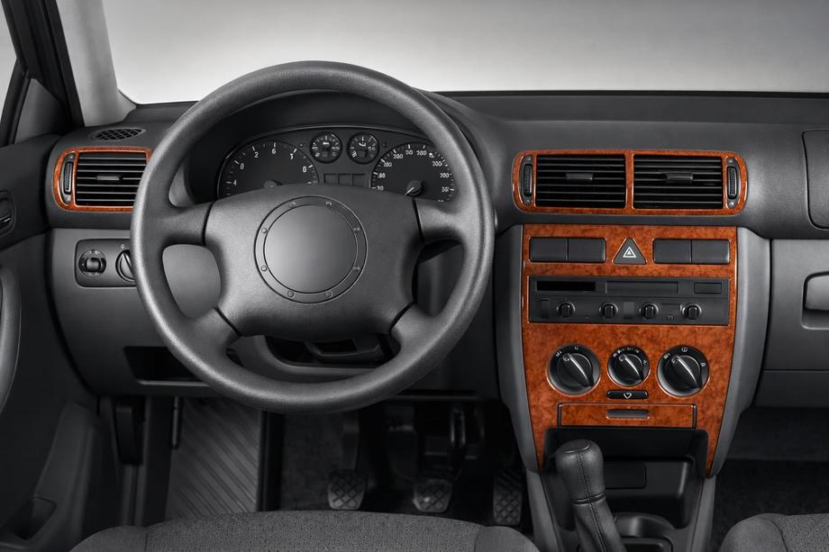 Audi A3 1996–2003 Instrumentbordbeklædning (1996-2000) Image