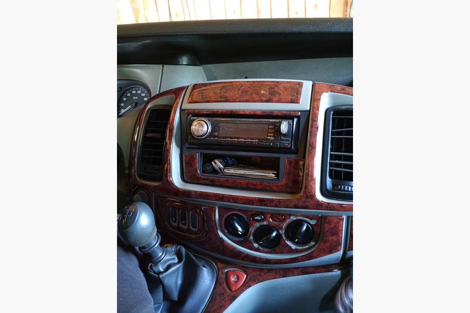 Renault Trafic 2001–2015 Instrumentbordbeklædning Trælook Foto 8