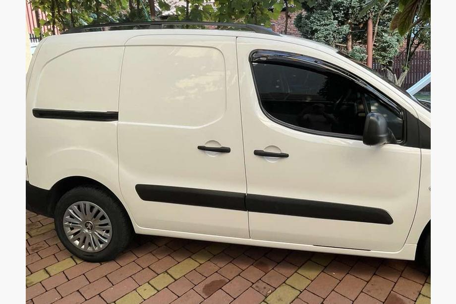 Peugeot Partner Tepee 2008–2018 Sorte tagrælinger Image