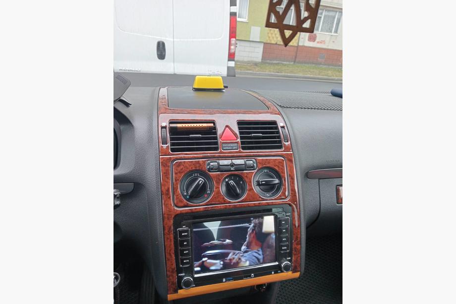 Volkswagen Touran 2003–2010 Instrumentbordbeklædning Foto 10