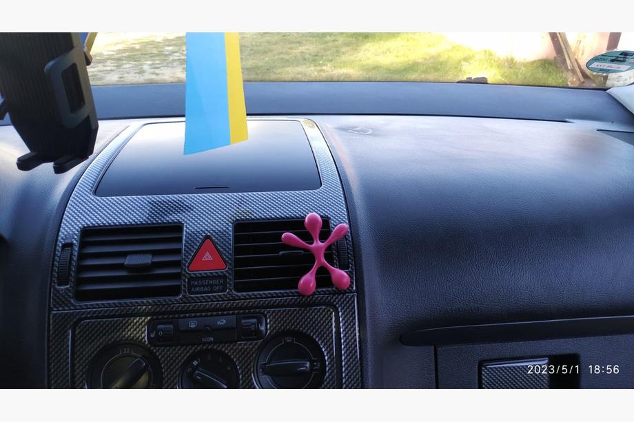 Volkswagen Touran 2003–2010 Instrumentbordbeklædning Foto 12