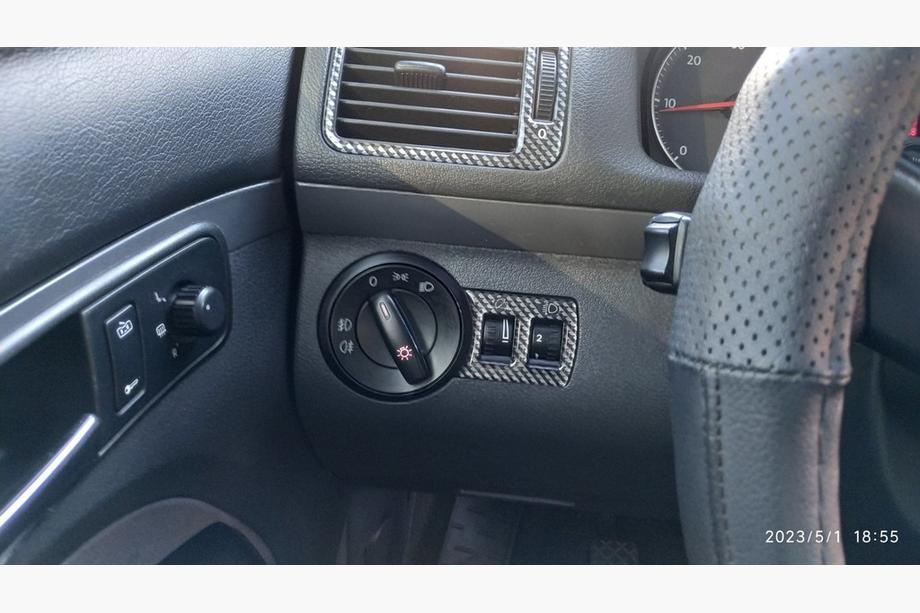 Volkswagen Touran 2003–2010 Instrumentbordbeklædning Foto 14