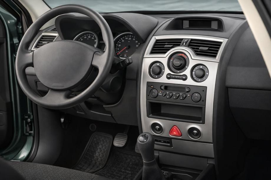 Renault Megane II 2004–2009 Dashboardbeklædning, 6 dele (Meric, Tyrkiet) Image