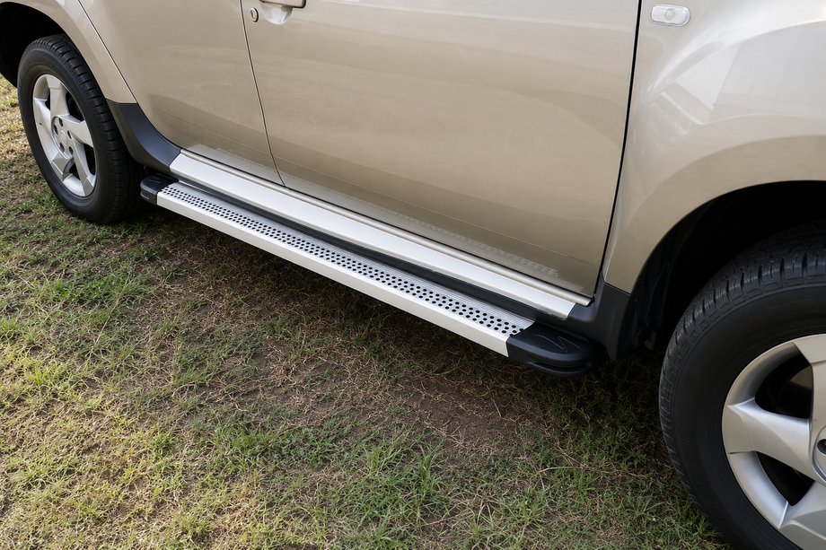 Dacia Duster 2008–2018 Sidetrin Maya V2 (2 stk., aluminium) Image