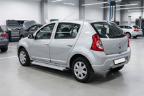 Renault Sandero 2007–2013 Sidetrin Maya V2 (2 stk., aluminium) foto 1
