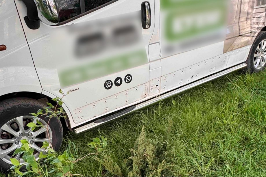 Renault Trafic 2001–2015 Siderør BB002 (2 stk., rustfrit stål) 70 mm, kort akselafstand Foto 3