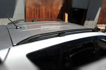Toyota Rav 4 2006–2013 Sorte tyrkiske tagrælinger Lang akselafstand, metalfødder foto 4