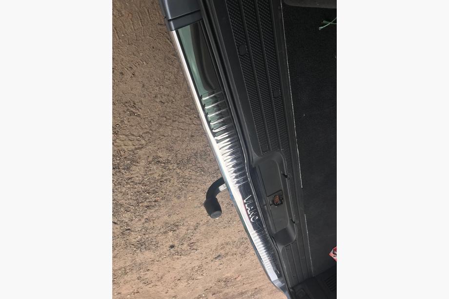 Mercedes Viano 2004–2014 Bagkofangerbeskytter med bukket kant (Omsa, rustfrit stål) Uden tekst, mat Foto 3