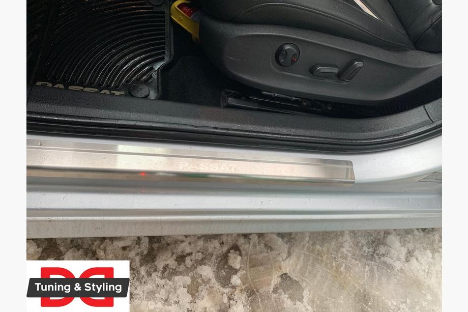 Volkswagen Passat B7 2012–2015 Dørtrinslister Nathaniko (4 stk., rustfrit stål) USA, Standard – Lohmann monteringstape, 0,5 mm Foto 4