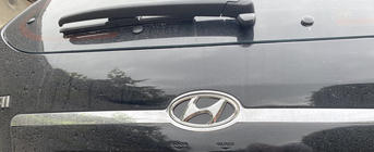 Hyundai Tucson JM 2004– Emblem (selvklæbende, 125 mm (65 mm)) foto 2