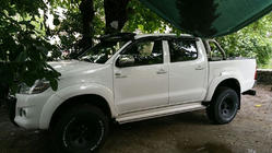Toyota Hilux 2006–2015 Solskærm til forrude (med beslag) foto 3