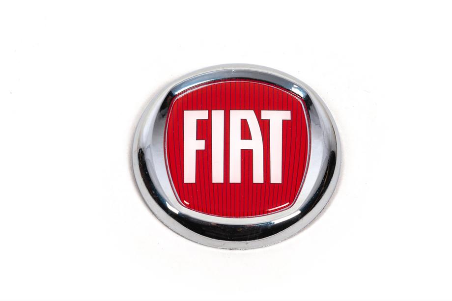 Fiat Emblem (rød V1, selvklæbende) 75 mm Image