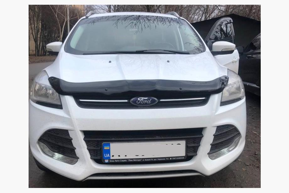 Ford Kuga/Escape 2013–2019 Motorhjelmsdeflektor 2013-2016 EuroCap Foto 2