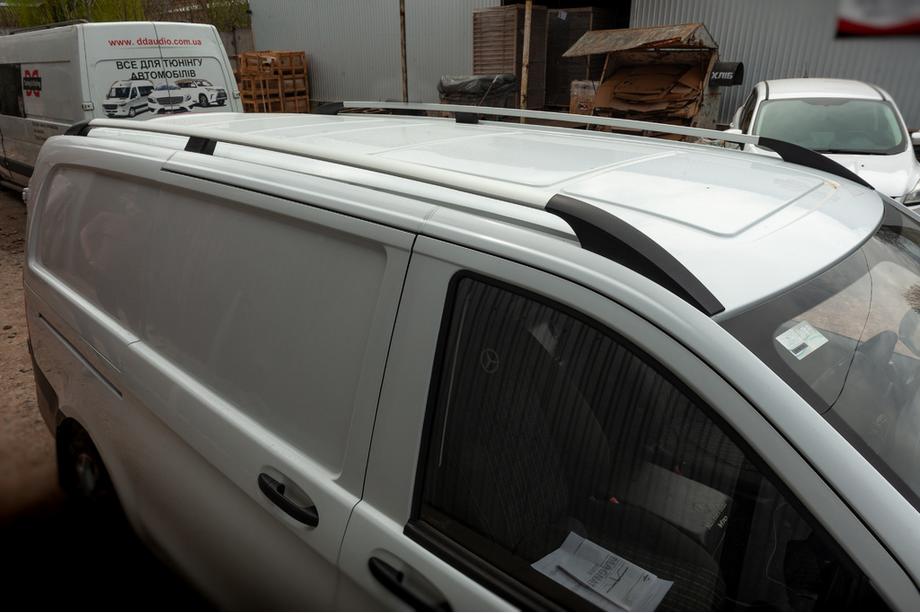 Mercedes Vito/V-klasse W447 2014– ELITE tagrælinger krom (plastfod) Kort akselafstand (Short, Compact) Image