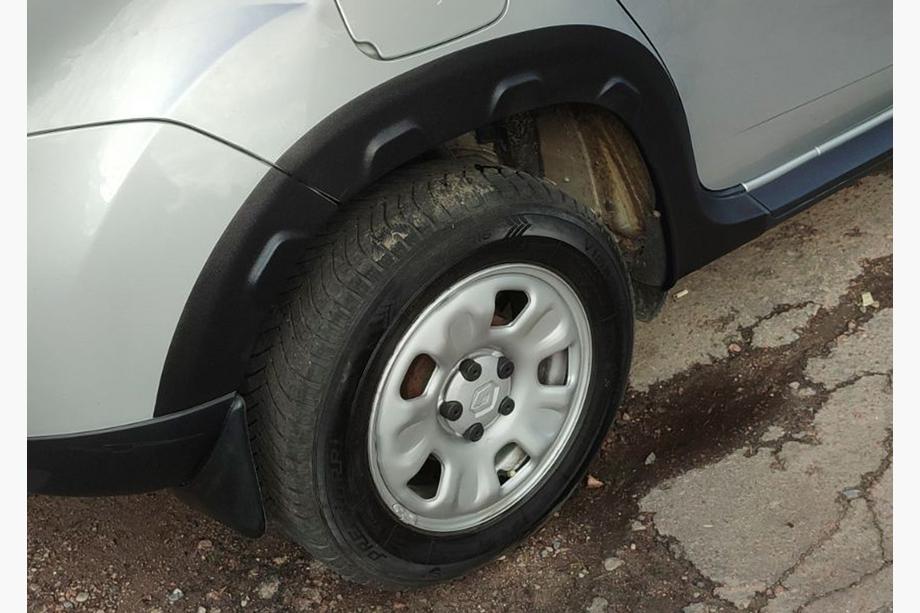 Dacia Duster 2008–2018 Hjulkassekanter med fremspring (8 stk., plast) Foto 10