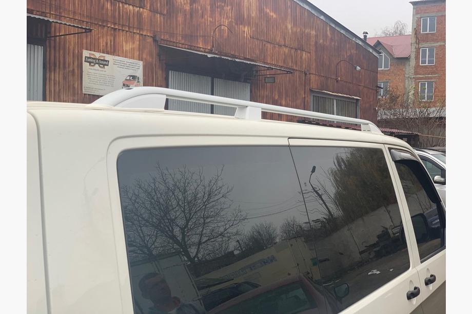 Volkswagen T5 Transporter 2003–2010 Tagrælinger Skyport (hvide) Lang akselafstand Foto 14