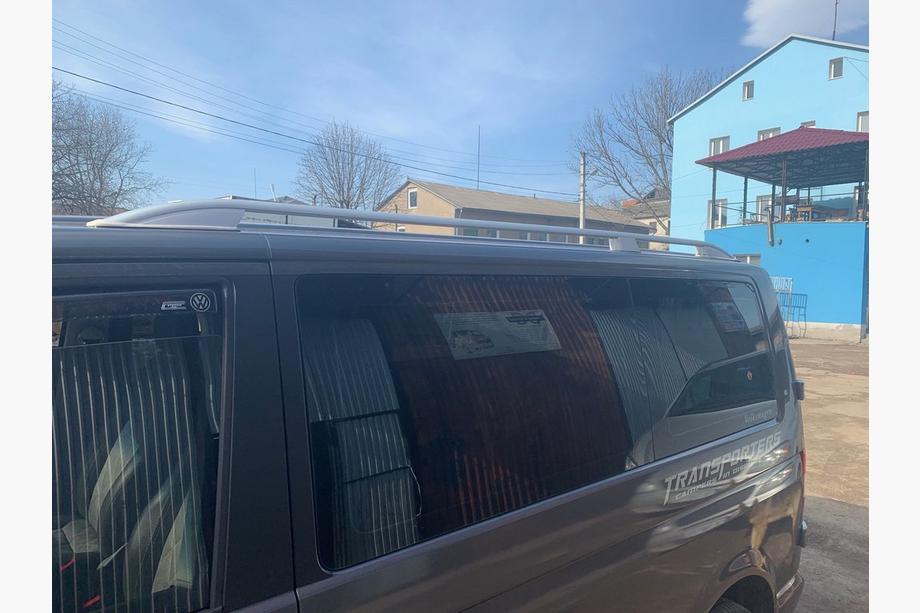 Volkswagen T5 Transporter 2003–2010 Tagrælinger Skyport (hvide) Lang akselafstand Foto 18