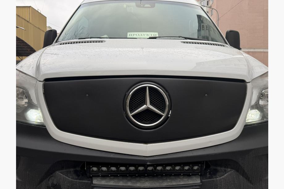 Mercedes Sprinter W906 2006–2018 Vinterafdækning til kølergrill V1 (2013↗) Foto 4