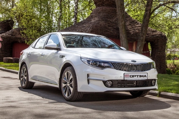 Anmeldelse af den opdaterede Kia Optima-model