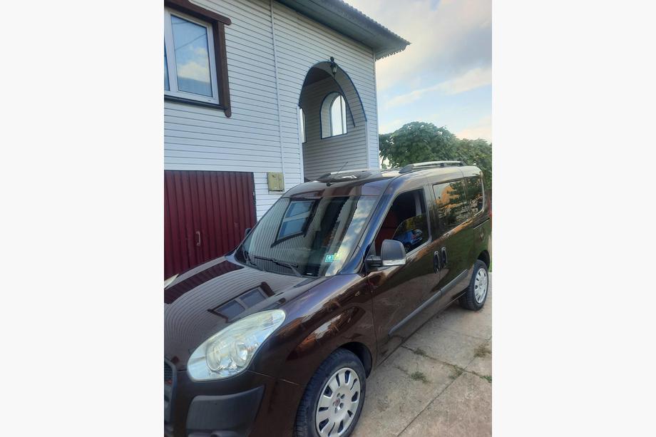 Fiat Doblo II 2010–2022 Krom tagrælinger Standard, metalfødder Foto 5