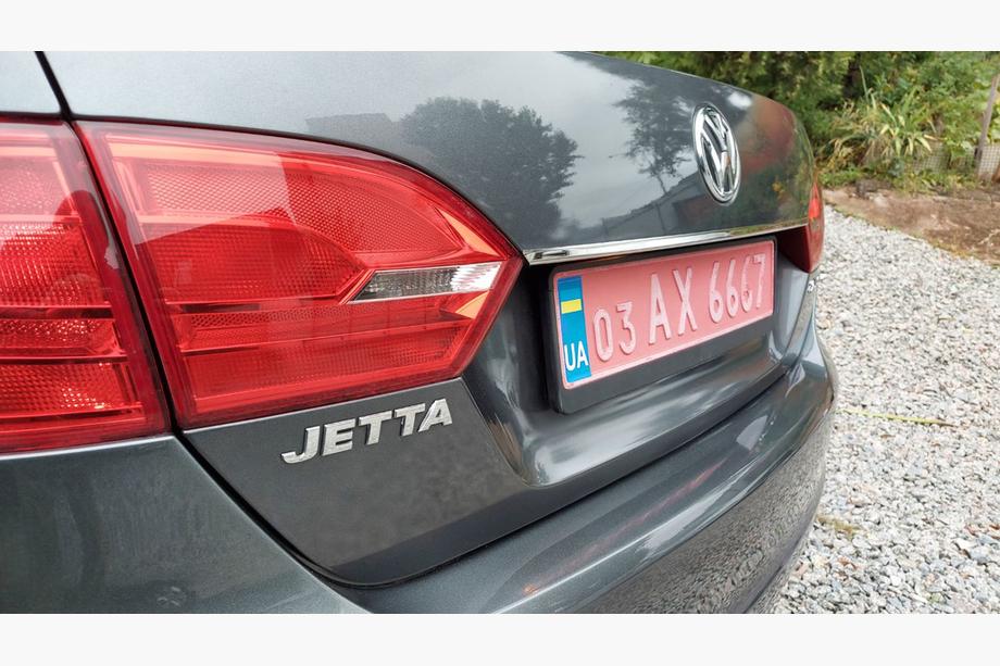 Volkswagen Jetta 2011–2018 Kromliste over nummerpladen OmsaLine (rustfrit stål) Krom Image