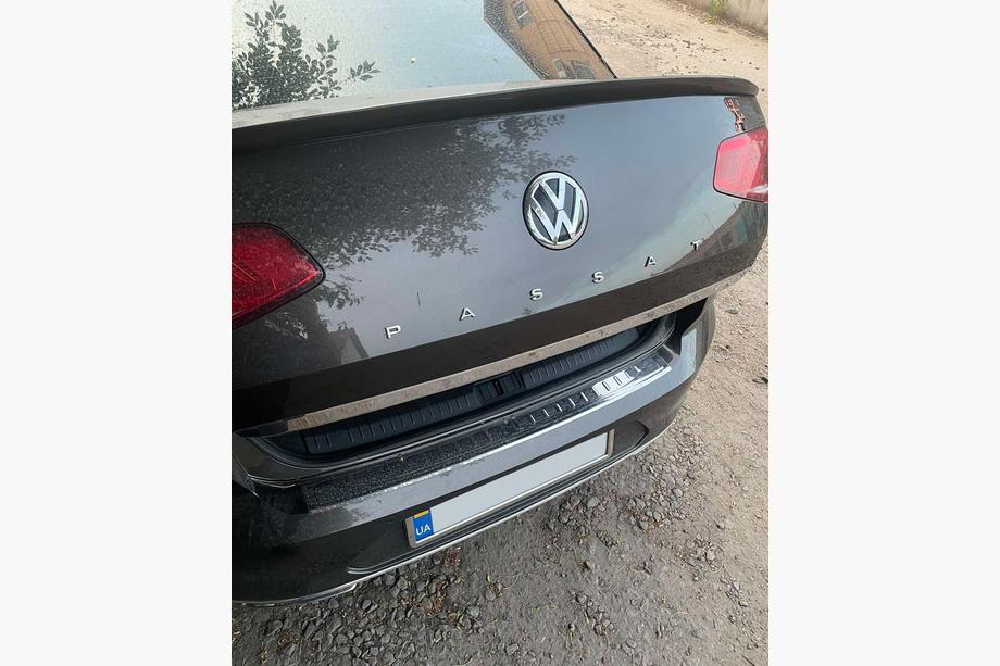 Volkswagen Passat B8 2015–2023 Bagklap-kantliste SD (rustfrit stål) Carmos - Tyrkisk stål Image