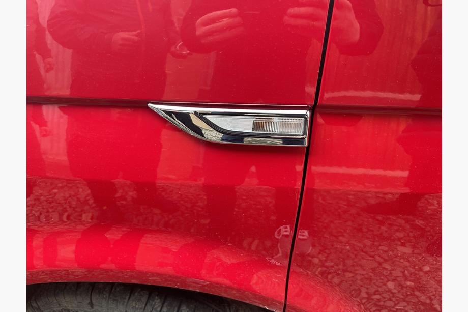 Volkswagen T6 2015–2024 Krom dæksler til sideblinklys (repeater) 2015-2019 (2 stk., plast) Image