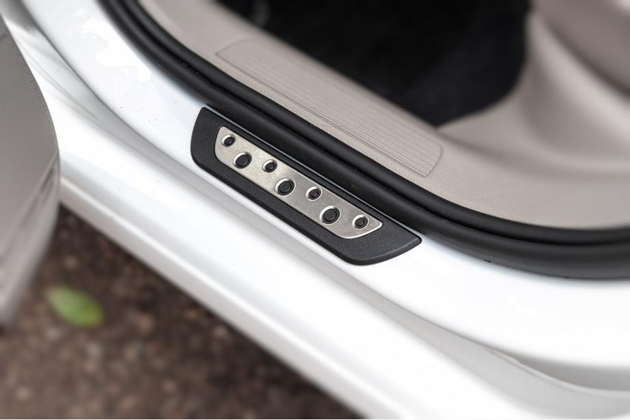 Volkswagen Golf 7/E-Golf 2012–2020 Dørtrinslister Flexill Dotline (4 stk., rustfrit stål) Foto 3