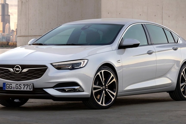 Anmeldelse af den nye liftback Opel Insignia
