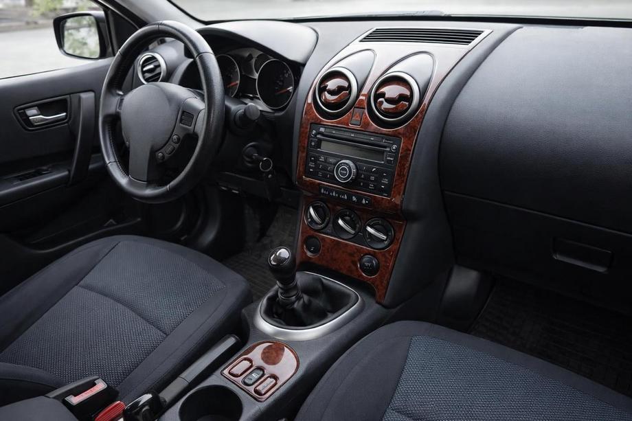 Nissan Qashqai 2007–2010 Instrumentbordbeklædning Image