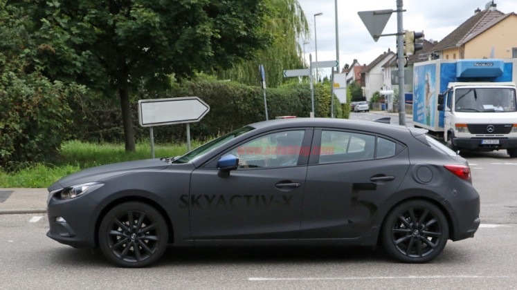 Mazda lancerer ny 3 med innovativ motor