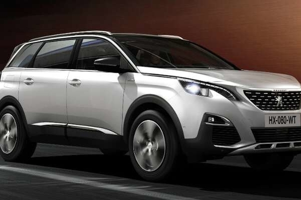 Fransk stil i SUV’en Peugeot 5008 fra 2017