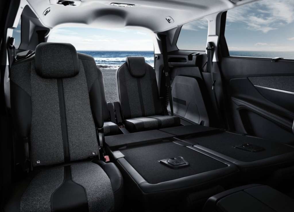 Fransk stil i SUV’en Peugeot 5008 fra 2017