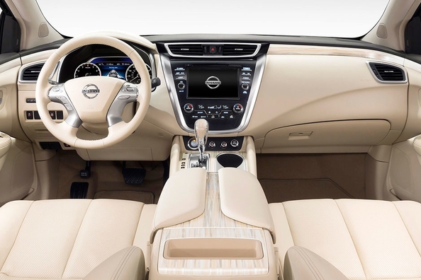 Anmeldelse af crossoveren Nissan Murano