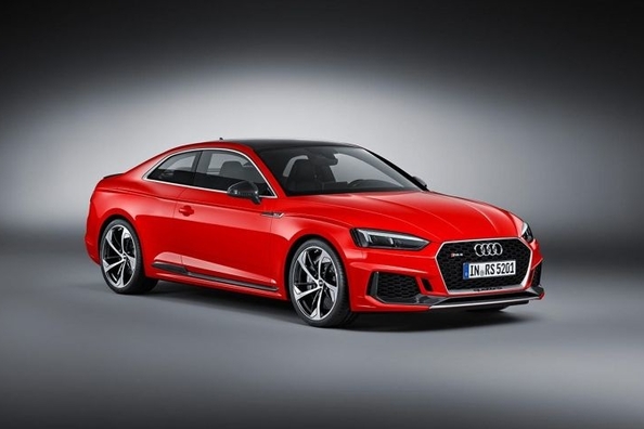 Sport og komfort i den nye Audi RS5 Coupe