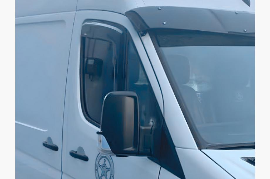 Mercedes Sprinter W906 2006–2018 Vindafvisere til sideruder, selvklæbende (2 stk., HIC) Foto 8