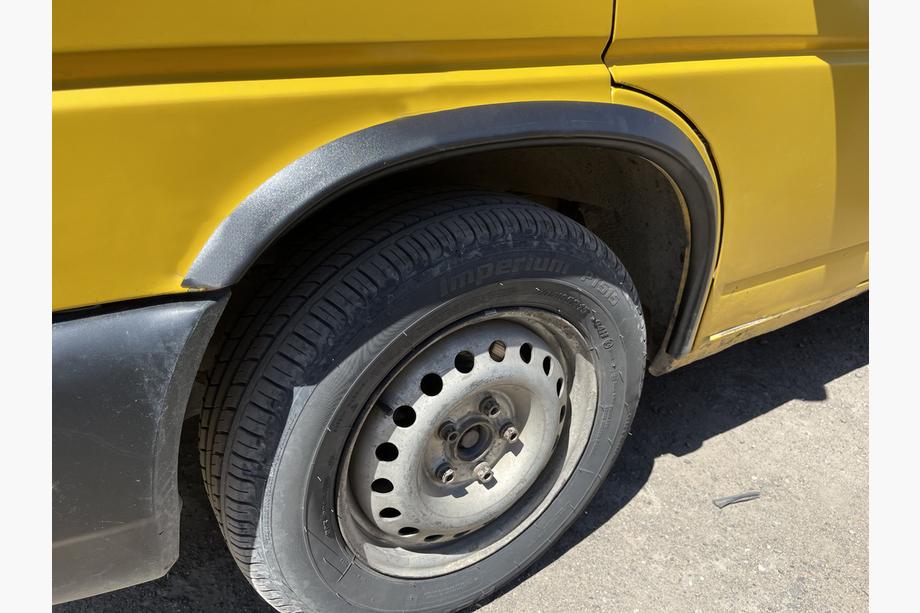 Volkswagen T4 Caravelle/Multivan 1990–2003 Skærmkantslister til hjulbuer (4 stk., plast) Image