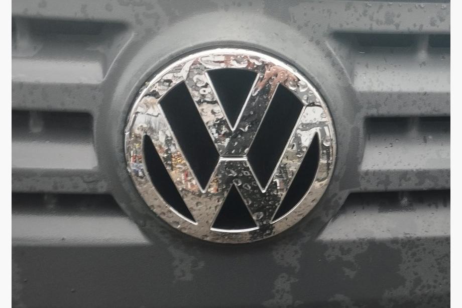 Volkswagen Caddy 2004–2010 Frontemblem (original) Foto 1