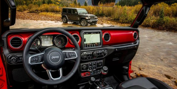 Jeep offentliggjorde billeder af kabinen i den nye Wrangler-SUV Foto 2
