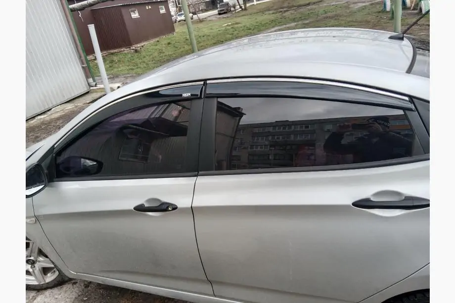 Hyundai Accent 2011–2017 Vindafvisere med kromliste SD (4 stk., Niken) Image