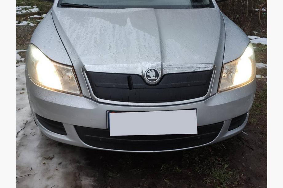 Skoda Octavia II A5 2010–2013 Vinterdæksel til kølergrill (øverste) Image