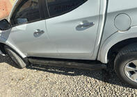 Mitsubishi L200 2015–2024 Sidetrin Amazon Black (2 stk., sorte) foto 4