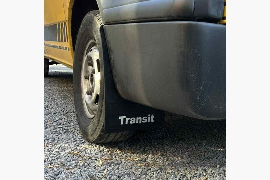 Ford Transit 2000–2014 Bageste stænklapper (2 stk.) lige Image