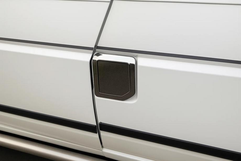 Volkswagen T4 Caravelle/Multivan 1990–2003 Tankklap cover (OmsaLine, rustfrit stål) Image
