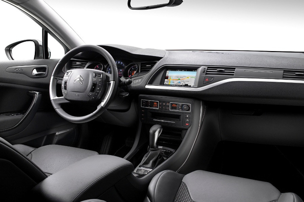 Anmeldelse af sedanen Citroen C5 Foto 5