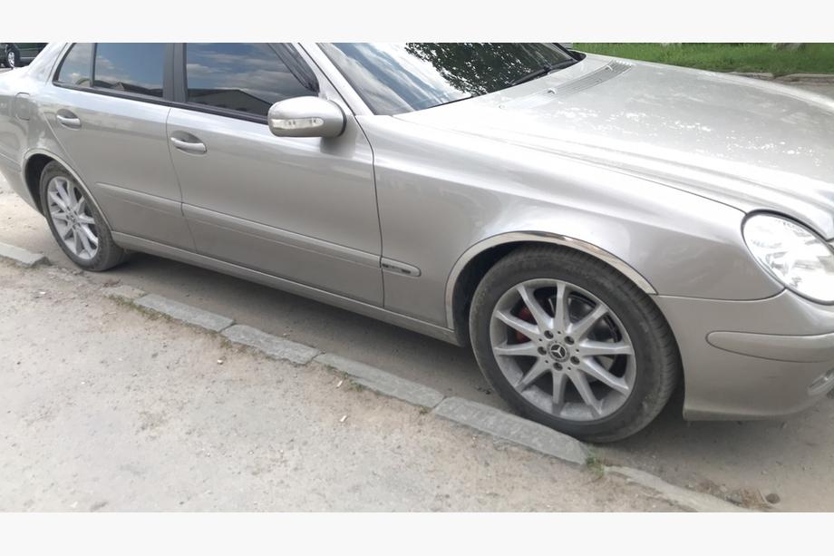 Mercedes E-klasse W211 2002–2009 Skærmkantlister (4 stk., rustfrit stål) Foto 2