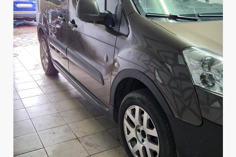 Peugeot Partner Tepee 2008–2018 Hjulbuekanter (4 stk., sorte) XTR, 2 sidedøre, metal Foto 9